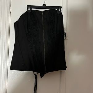 Brand new torrid size 0 blk embroidered bustiere